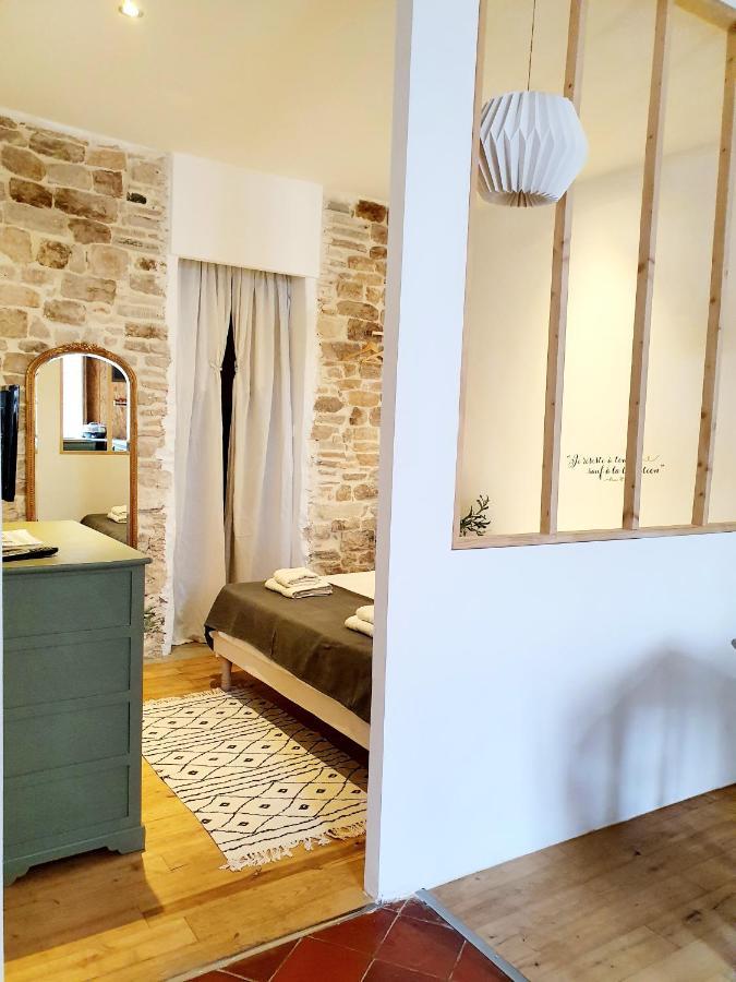 Palmiers Et Crocos Du Vieux Nimes Apartment Екстериор снимка